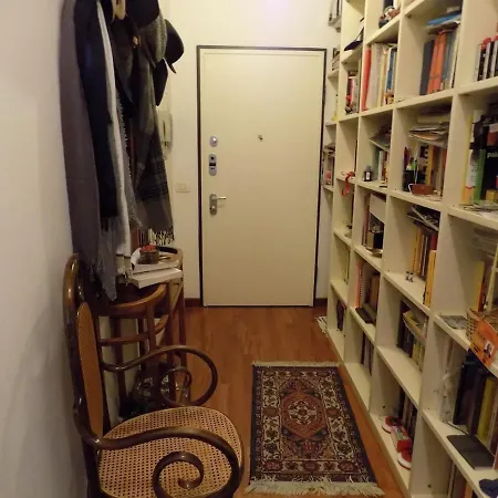 Cozy, Quiet Close To Isola Apartman